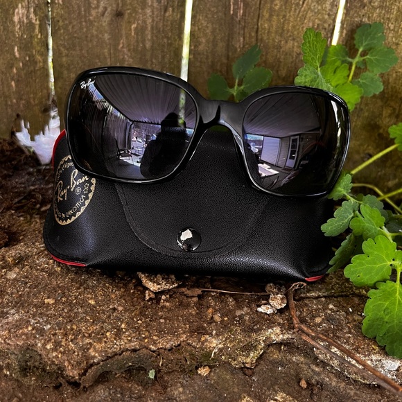 Ray Ban Sunglasses - Picture 4 of 5